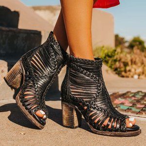 Freebird by Steven Leather Black "Bela" sandal